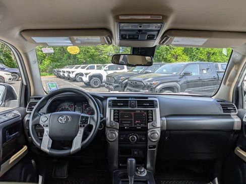 Used 2024 Toyota 4Runner SR5 AWD/4WD image 21