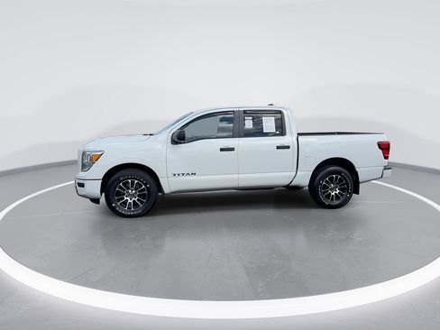 Used 2022 Nissan Titan SV AWD/4WD image 5