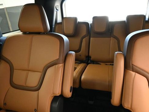 New 2026 Nissan Armada SL w/ Captain's Chari Seat Package image 28