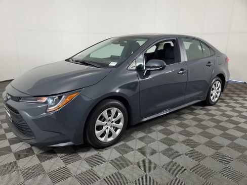 Used 2025 Toyota Corolla LE image 8