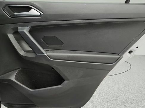 Used 2018 Volkswagen Tiguan SE FWD image 31