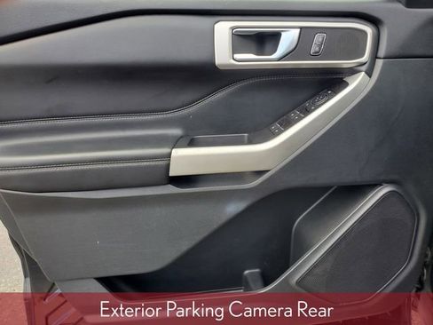 Used 2021 Ford Explorer XLT w/ Equipment Group 202A image 12