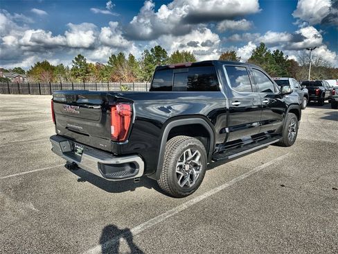 New 2026 GMC Sierra 1500 SLT image 11