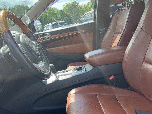 Used 2013 Jeep Grand Cherokee Overland w/ Advance Technology Group image 11