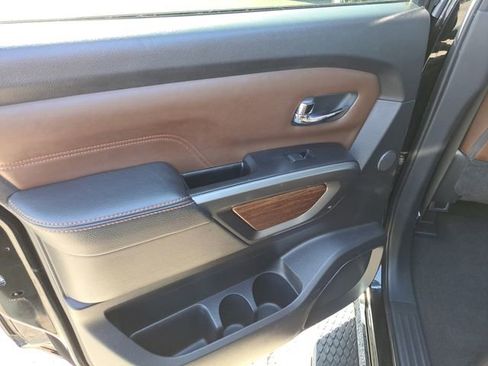 Used 2017 Nissan Titan Platinum Reserve image 13