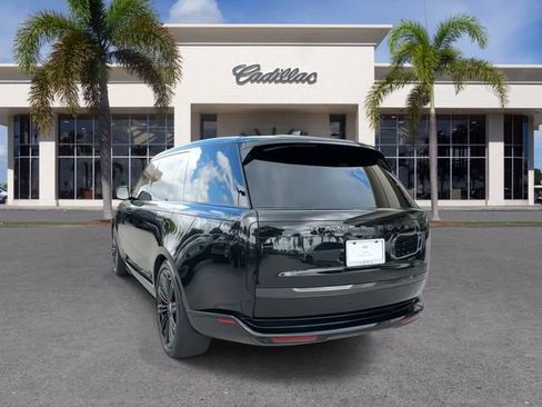 Used 2024 Land Rover Range Rover Long Wheelbase SE image 11