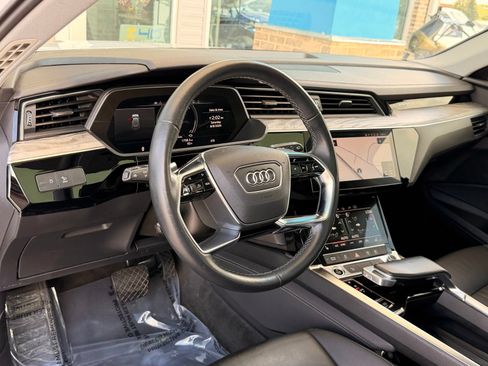 Used 2022 Audi e-tron Premium w/ Towing Package AWD/4WD image 21