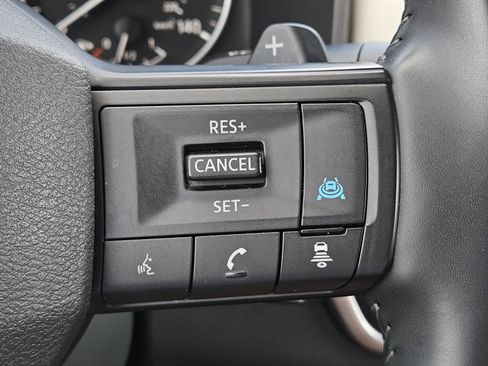 Used 2025 Nissan Rogue SV AWD/4WD image 21