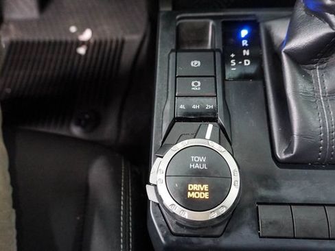 Used 2025 Toyota Tacoma Limited AWD/4WD image 15