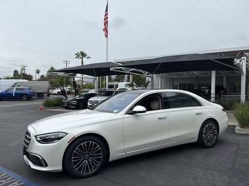 Used 2023 Mercedes-Benz S 500 4MATIC image 4