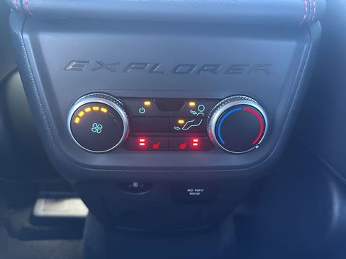 Used 2025 Ford Explorer ST-Line w/ Premium Package image 14