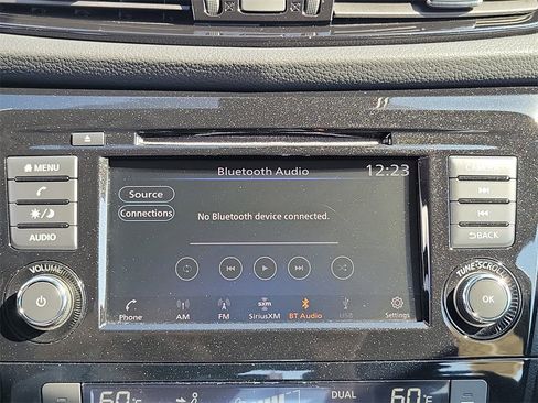 Used 2022 Nissan Rogue Sport SV image 9