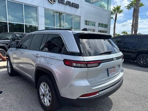 Used 2025 Jeep Grand Cherokee Laredo X RWD image 5