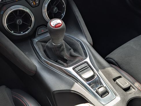 Used 2019 Chevrolet Camaro ZL1 RWD image 31