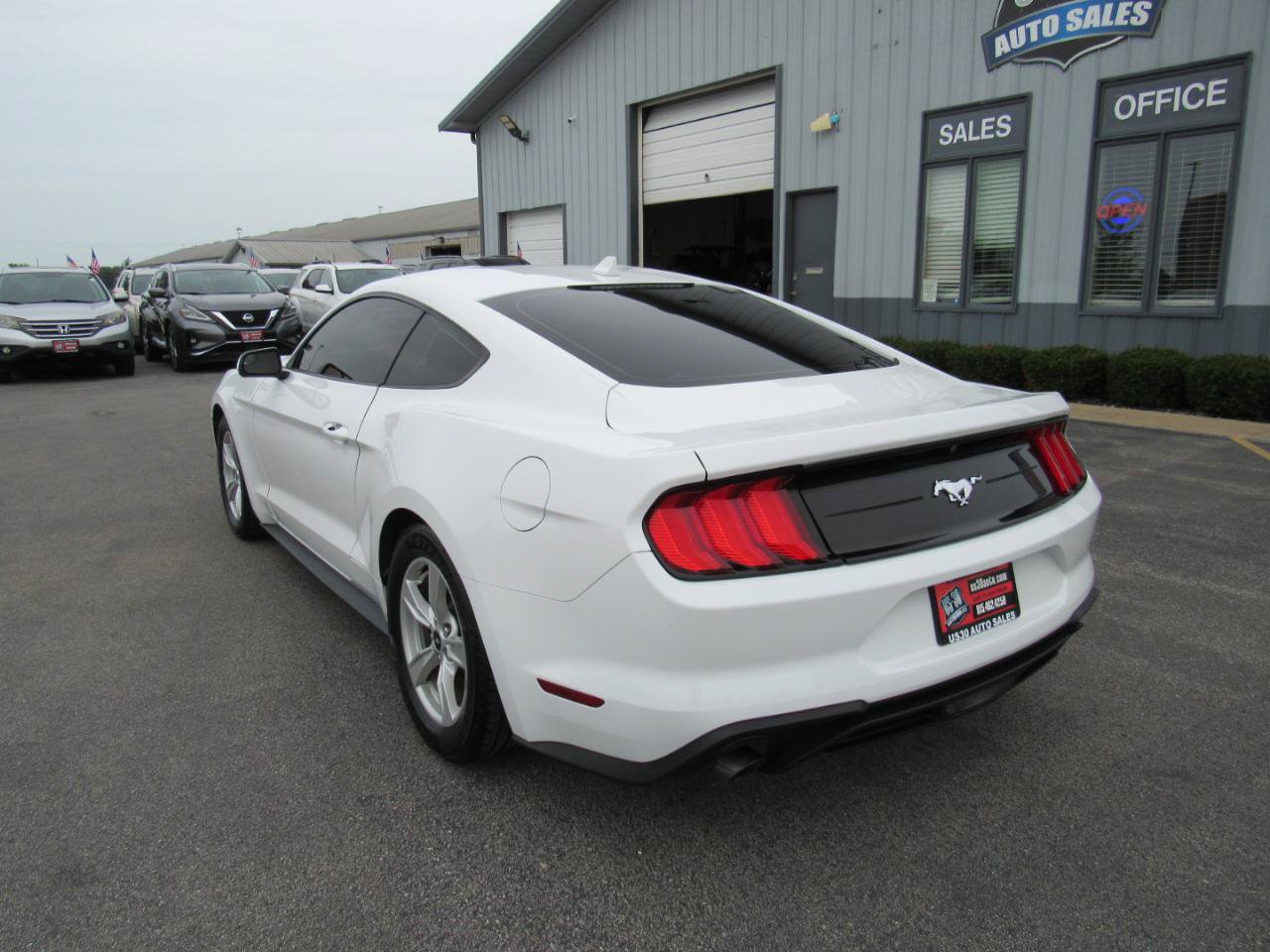 Used 2020 Ford Mustang Coupe RWD image 4