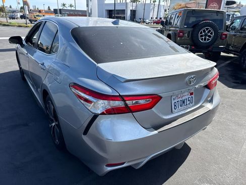 Used 2020 Toyota Camry SE FWD image 22