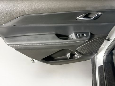 Used 2024 Jeep Grand Cherokee L Altitude image 24