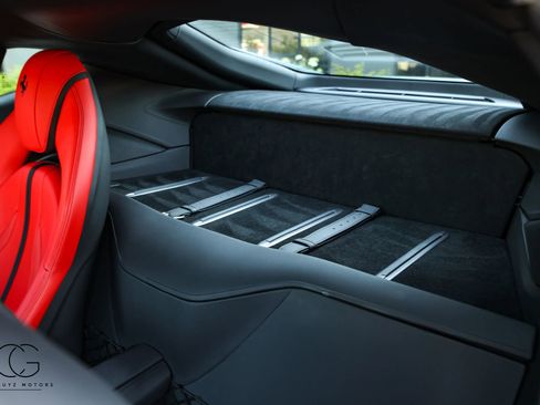 Used 2019 Ferrari 812 Superfast RWD image 39