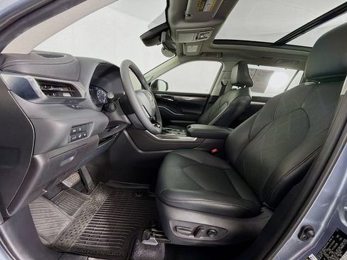 Certified 2021 Toyota Highlander Platinum FWD image 12