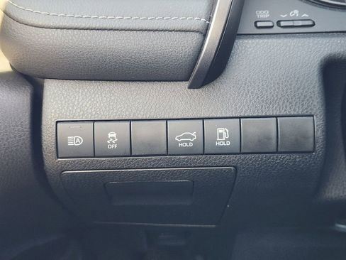 Used 2022 Toyota Camry SE image 21