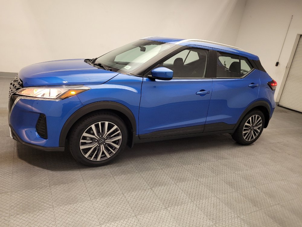Used 2023 Nissan Kicks SV FWD image 2