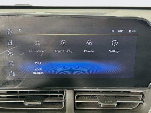 Used 2025 Chevrolet Trax LT FWD image 19