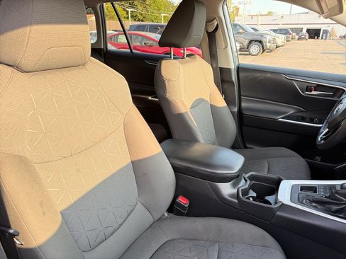 Certified 2021 Toyota RAV4 XLE w/ Convenience Package AWD/4WD image 18