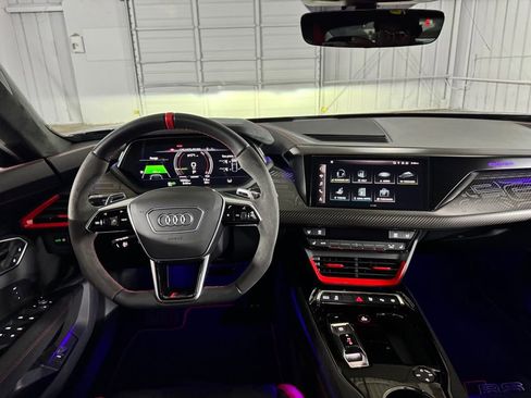 Used 2023 Audi RS e-tron GT image 29