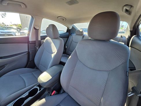 Used 2016 Hyundai Elantra SE image 15