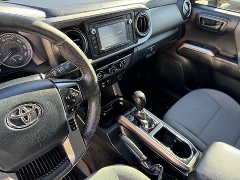 Used 2019 Toyota Tacoma SR5 image 9