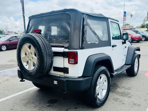 Used 2018 Jeep Wrangler Sport AWD/4WD image 5