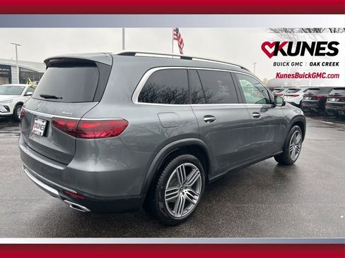 Used 2025 Mercedes-Benz GLS 450 4MATIC image 4