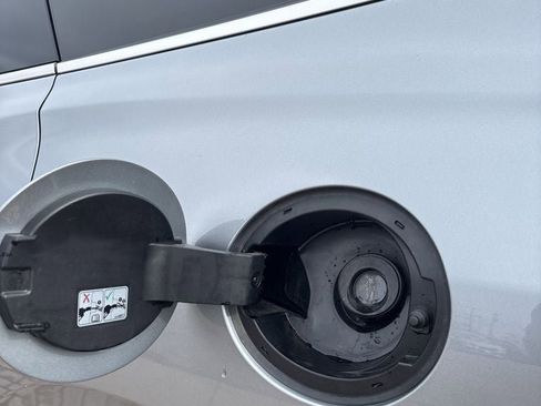 Used 2023 Buick Enclave Essence image 36