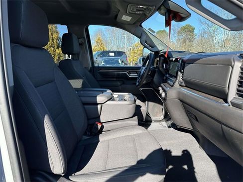 Used 2024 Chevrolet Silverado 3500 LT w/ Convenience Package image 10