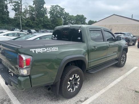 Used 2021 Toyota Tacoma TRD Off-Road w/ TRD Premium Off Road Package AWD/4WD image 4