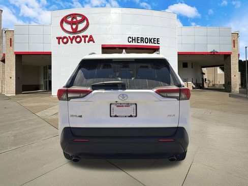Used 2025 Toyota RAV4 XLE image 6