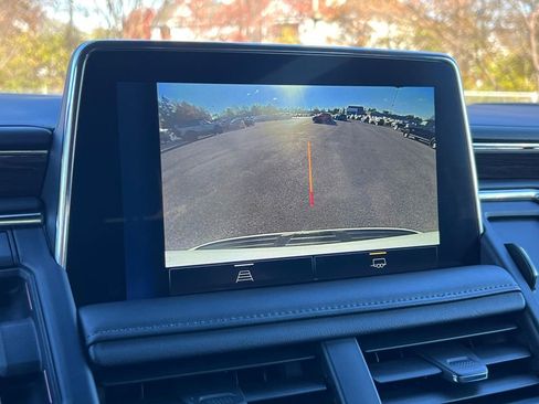 Used 2024 Chevrolet Suburban LT image 33