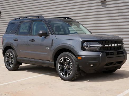 New 2026 Ford Bronco Sport Outer Banks w/ Outer Banks Tech Package+ AWD/4WD image 1