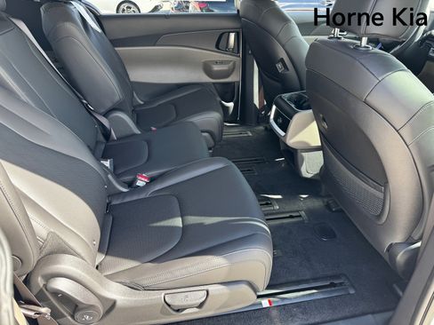 New 2026 Kia Carnival EX FWD image 21