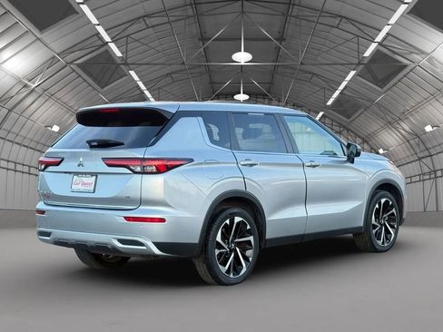 Used 2022 Mitsubishi Outlander SE FWD image 7