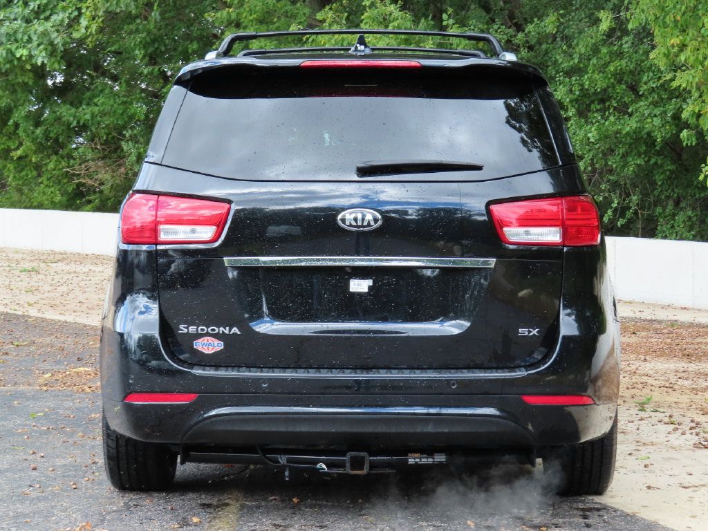Used 2016 Kia Sedona SX FWD image 5
