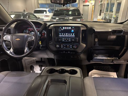 Used 2018 Chevrolet Silverado 1500 LT image 33