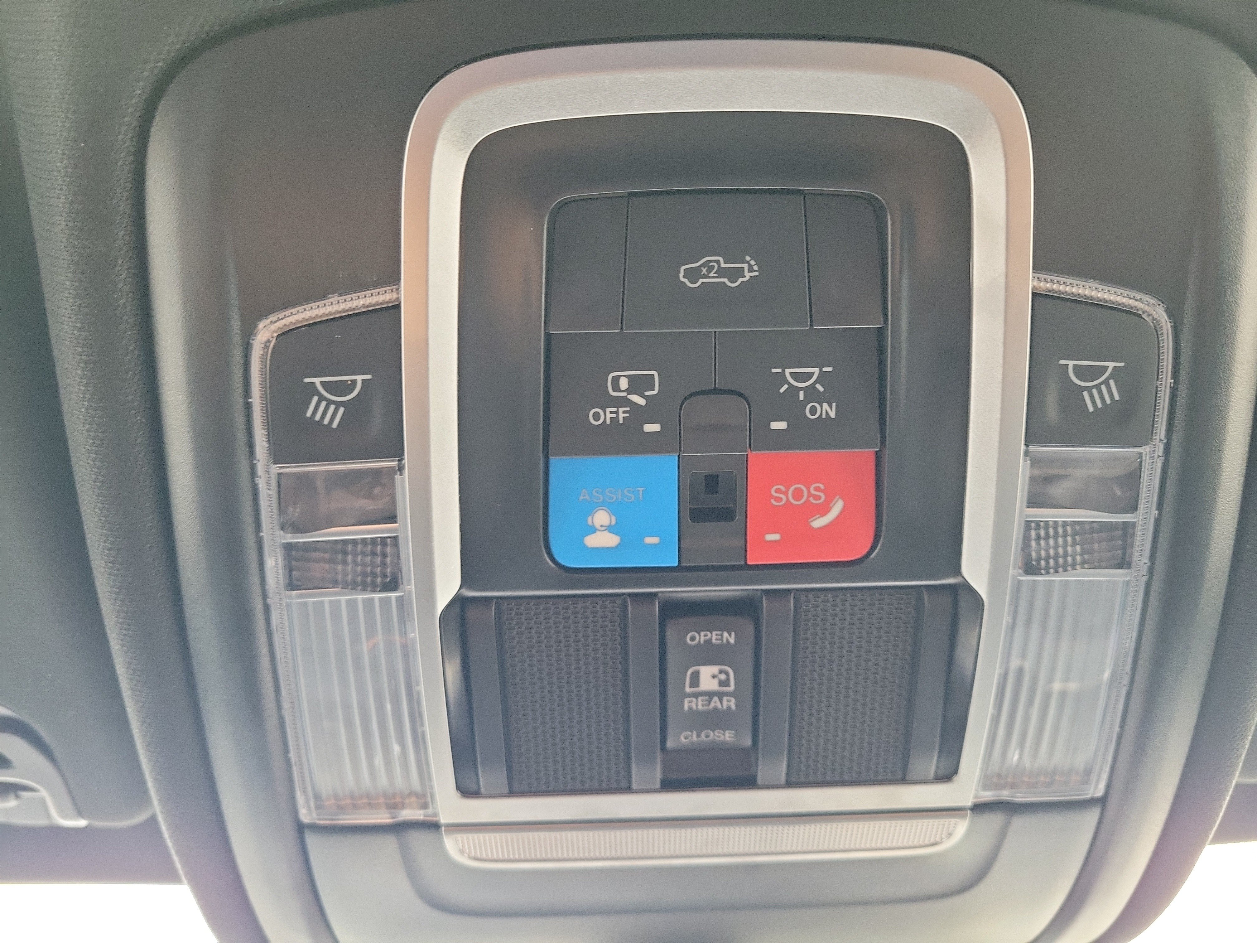 Used 2025 RAM 1500 Limited AWD/4WD image 27
