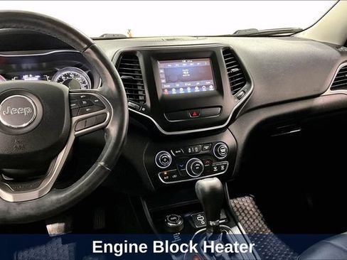 Used 2019 Jeep Cherokee Latitude Plus w/ Cold Weather Group AWD/4WD image 12