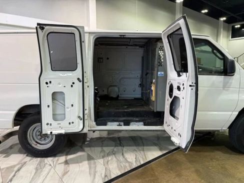 Used 2008 Ford E-350 and Econoline 350 Extended Super Duty RWD image 10