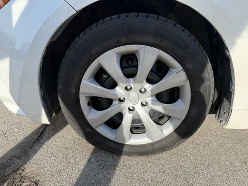 Used 2020 Toyota Corolla LE image 5