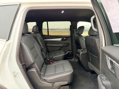 Certified 2025 Buick Enclave Preferred image 9