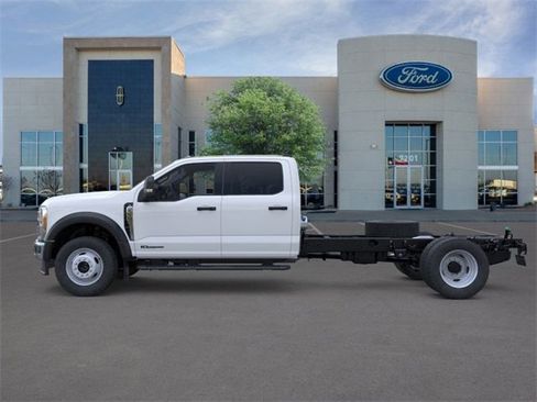 New 2026 Ford F550 4x4 Crew Cab image 3