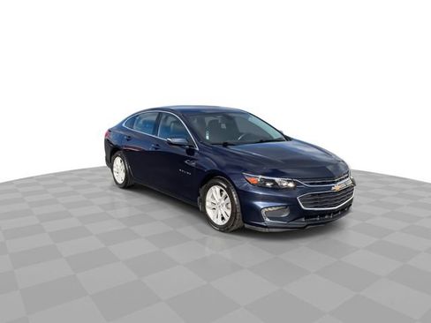 Used 2016 Chevrolet Malibu LT w/ Leather Package FWD image 2