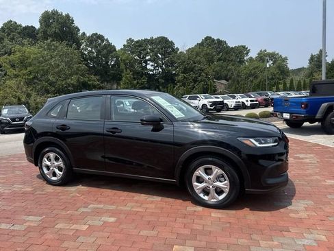 Used 2024 Honda HR-V LX image 37